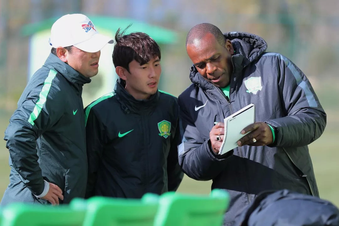 德州扑克-阿贾克斯青训学院再度培养出年轻新星的简单介绍