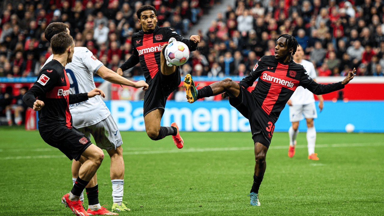 切尔西客场不敌阿贾克斯，阿扎尔多次斩杀对手