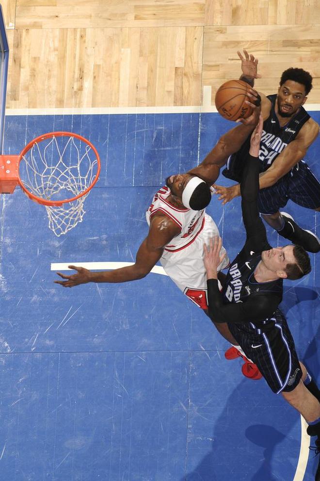 魔术防守强势控制场上节奏压制对手