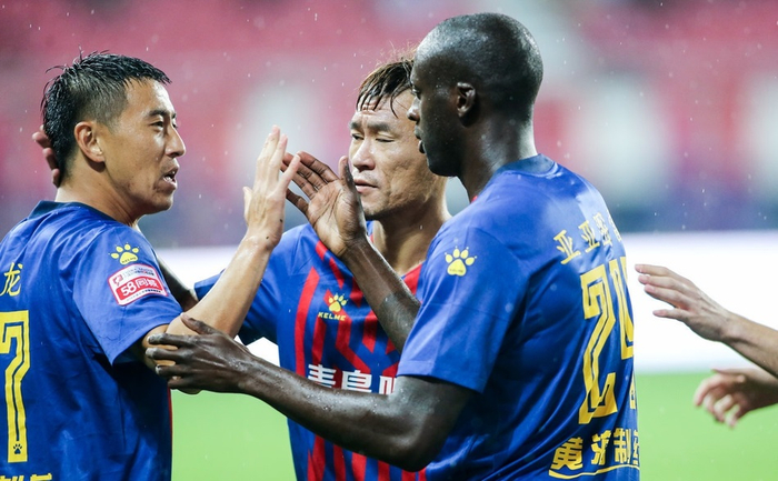 关于青岛黄海在客场不敌对手，失去积分的信息