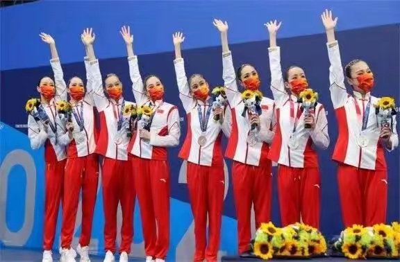 包含运动员们在场上展现出色的比赛技巧，令人赞叹不已的词条